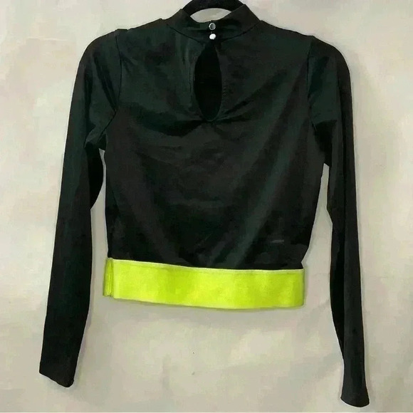 Mock Neck Crop Top - Picture 5 of 6